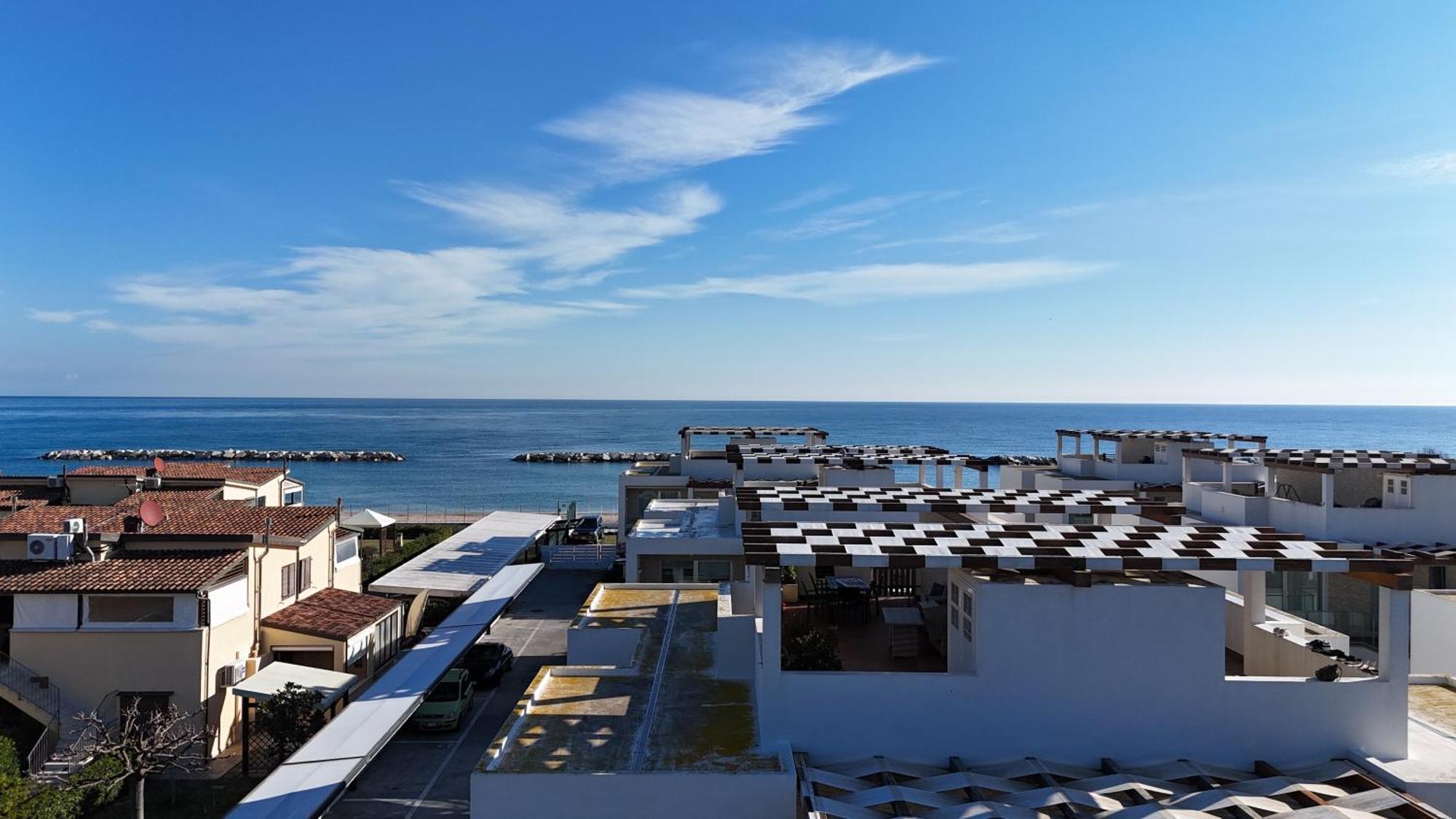 P020 - Porto Recanati, Nuovo Trilocale Con Giardino 외부 사진